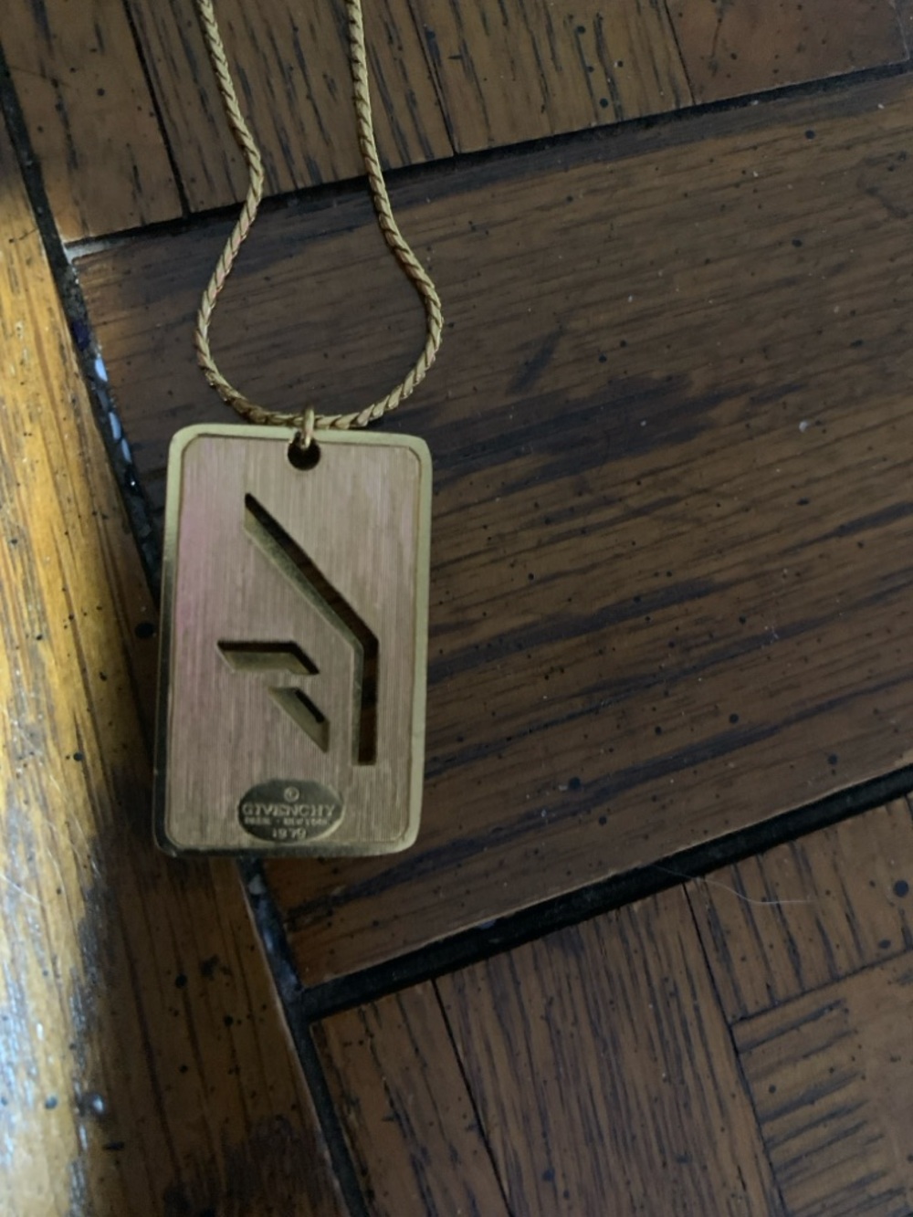 Givenchy Gold Rectangular Logo Pendant Necklace with Black Detail vintage 1979 - Picture 5 of 5